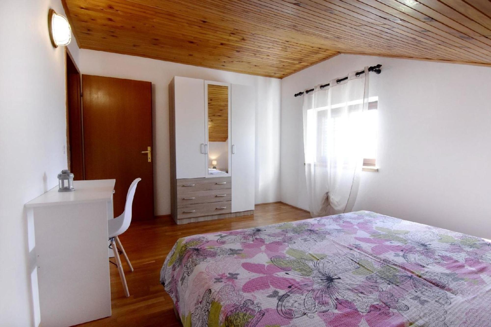 Bašanija Einfache Wohnung Silva Mit Terrasse מראה חיצוני תמונה